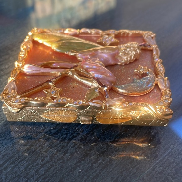 Kirk’s Folly Mirror Compact - Picture 11 of 15